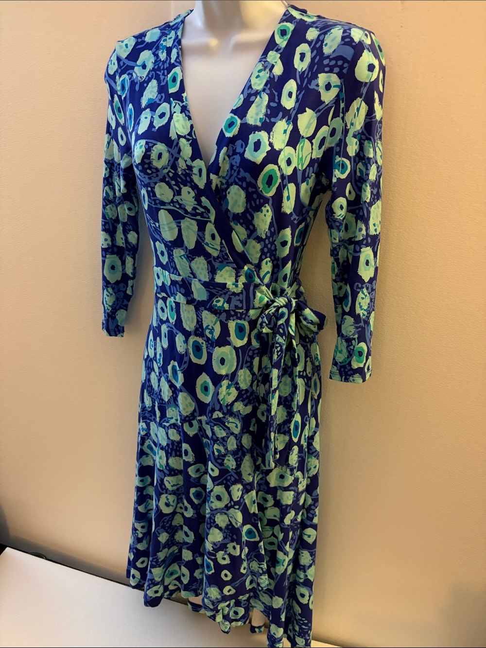 Lilly Pulitzer XS Blue Green Print Wrap Dress Rayon Jersey Hi Low Long Sleeve